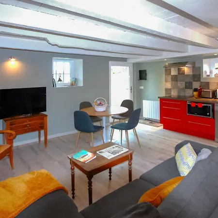 Holiday home 2 Bedroom Amazing In Cusy